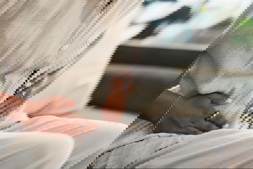 Pain in Lower Right Abdomen Near Hip Bone Female